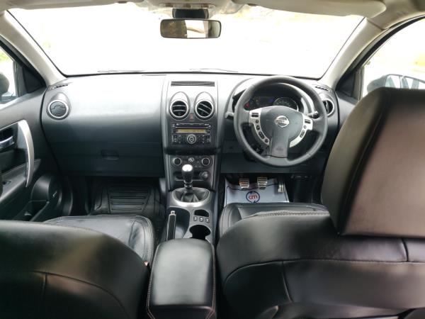 NISSAN QASHQAI 2012