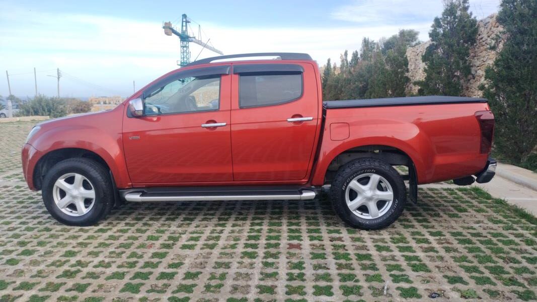 ISUZU D-MAX 2015